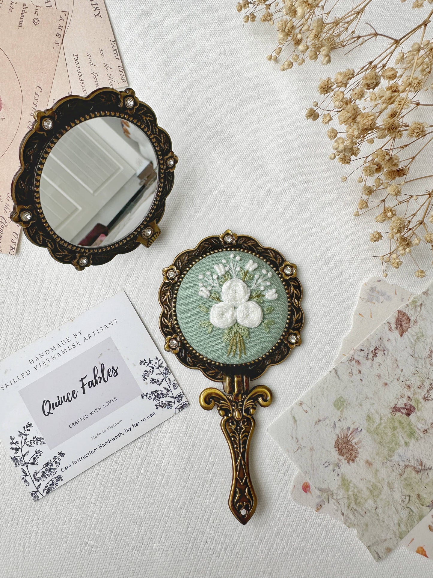 Floral Embroidered Round Folding Mirror, Collection Aura✅