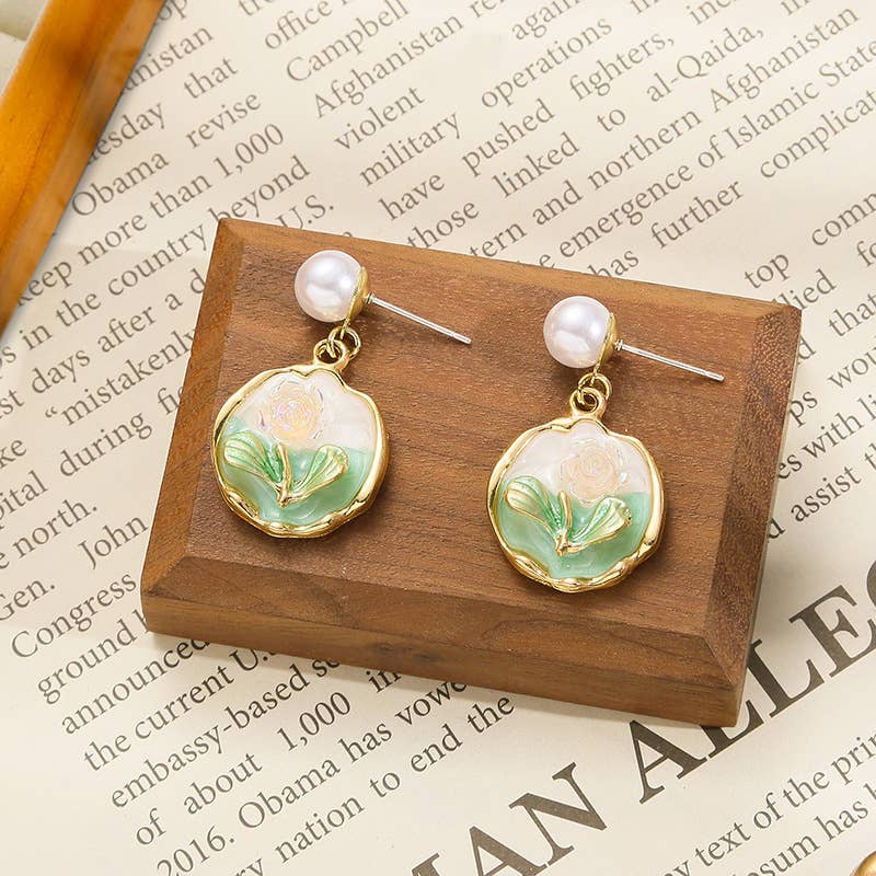 Elegant Flower Earrings Vintage Style Pearl Detail