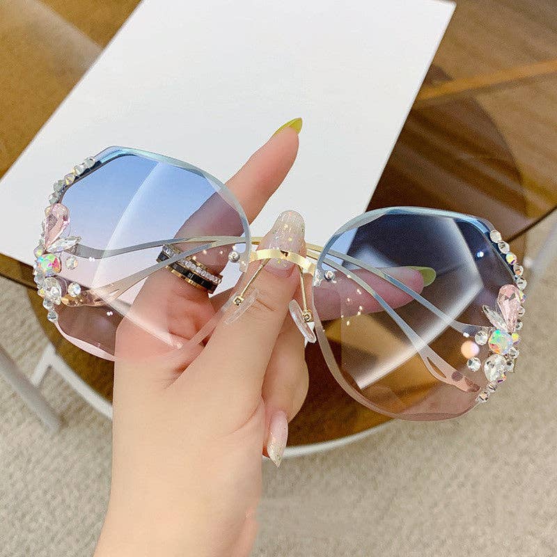 Trendy Oval Frame Sunglasses with UV Protection
