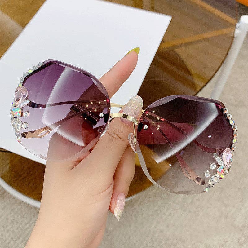 Trendy Oval Frame Sunglasses with UV Protection