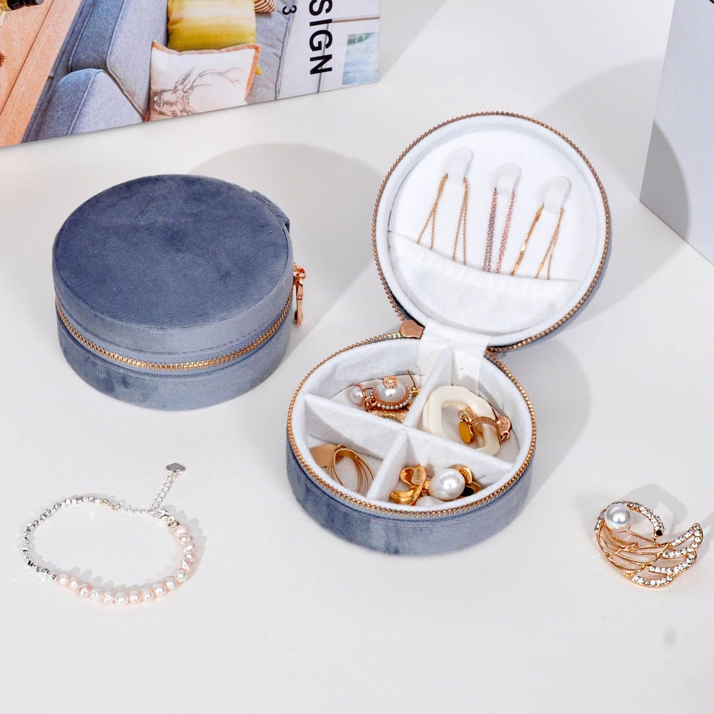 Fashionable Velvet Jewelry Storage Box