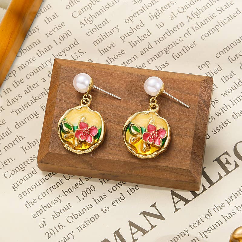 Elegant Flower Earrings Vintage Style Pearl Detail