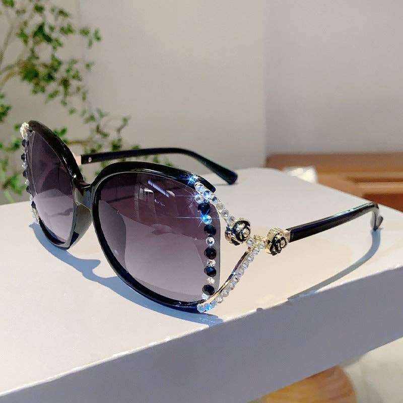 Oval Frame UV400 Sunglasses Stylish Metal Crystal Accent