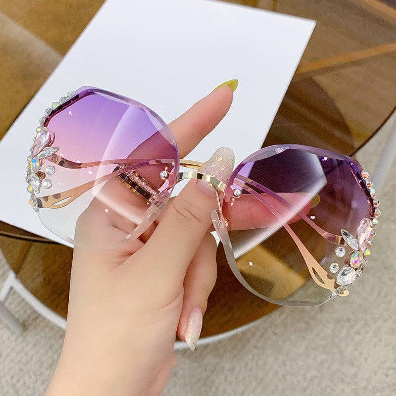 Trendy Oval Frame Sunglasses with UV Protection