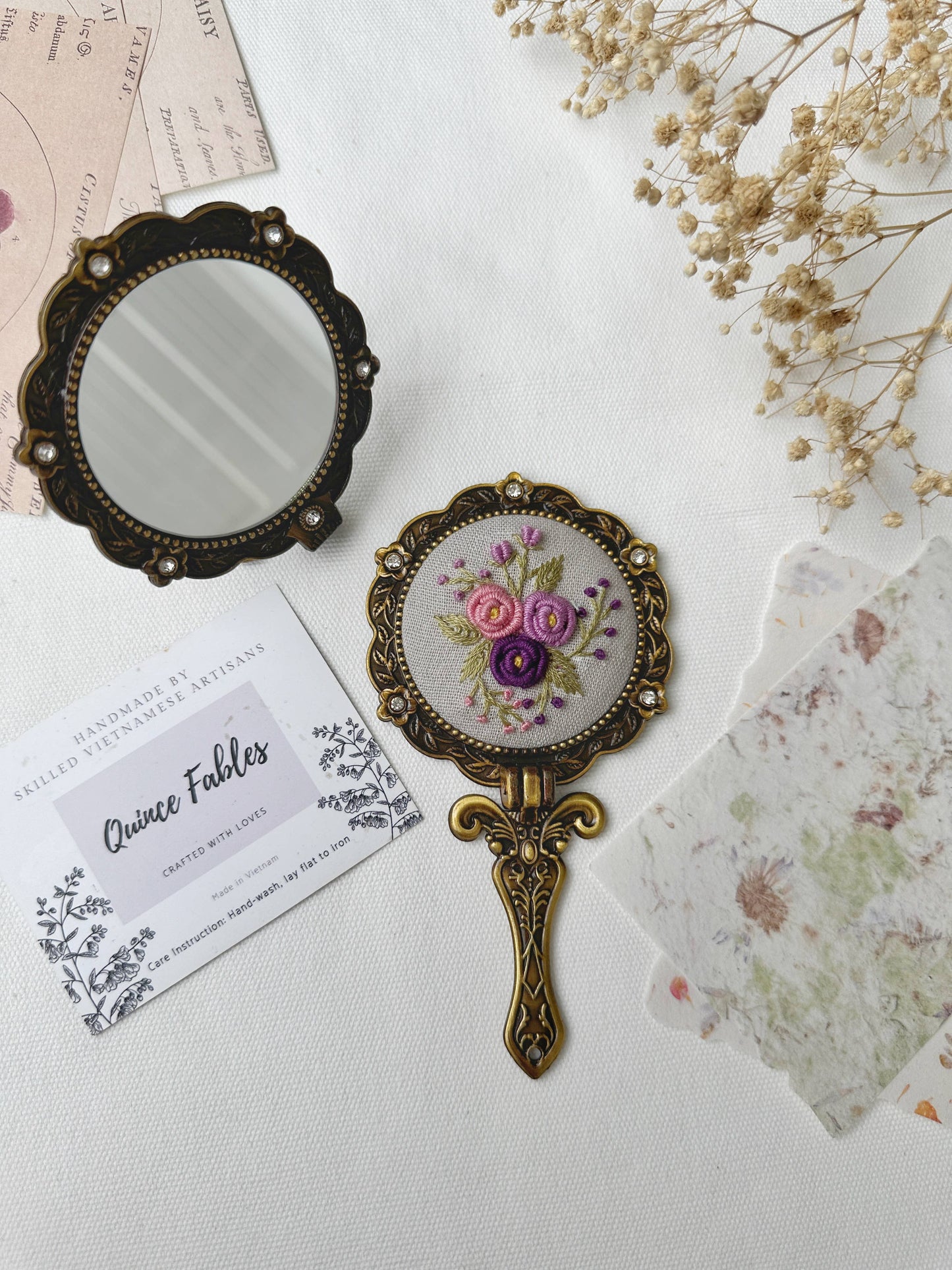 Floral Embroidered Round Folding Mirror, Collection Aura✅