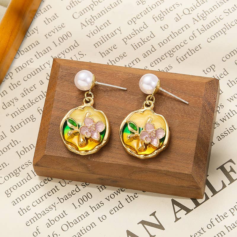 Elegant Flower Earrings Vintage Style Pearl Detail